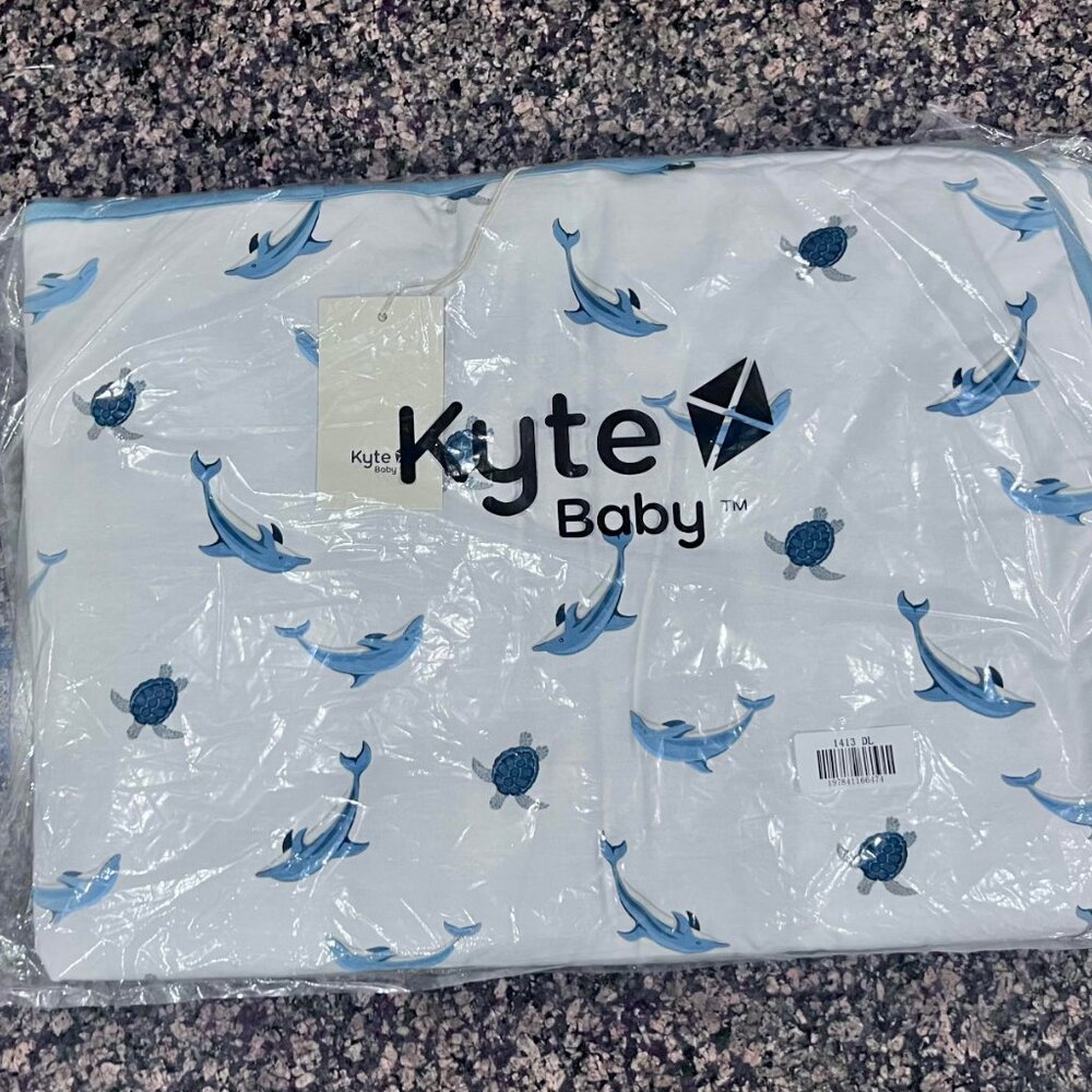 Kyte Baby Dolphin Toddler Blanker NIB